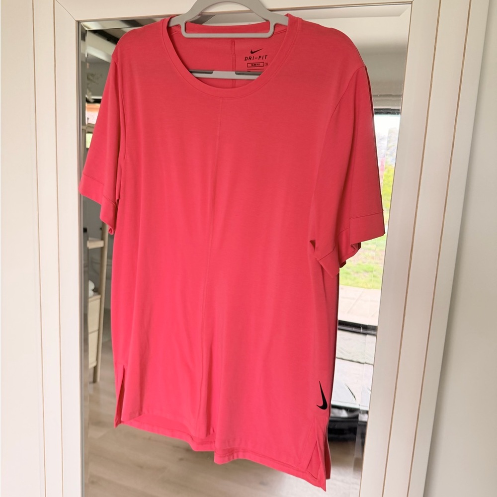 Like new! Nike Pro Dri-Fit Short sleeve shirt